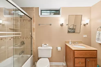 25 E Wilson Avenue, Lombard, IL 60148 - Photo 22
