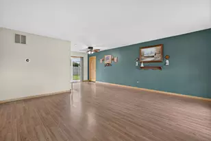 7606 W Royce Ct, Frankfort, IL 60423 - Photo 2
