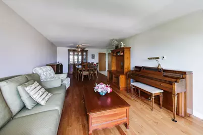 701 Forum Square #402, Glenview, IL 60025 - Photo 6
