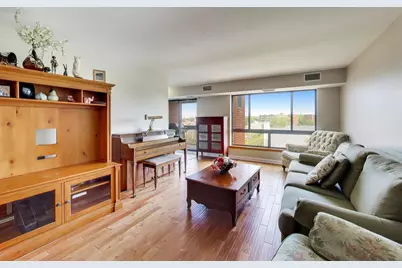 701 Forum Square #402, Glenview, IL 60025 - Photo 4