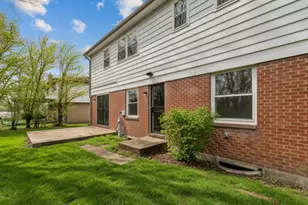 18135 Cherrywood Ln, Homewood, IL 60430 - Photo 2