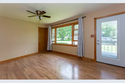403 N 3rd Street, Malta, IL 60150 - Photo 2