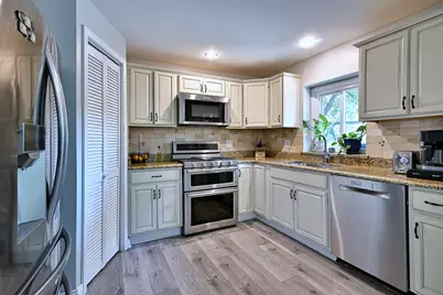 5728 Plymouth Avenue, Downers Grove, IL 60516 - Photo 10