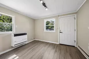 1423 Melrose Ave, Round Lake Beach, IL 60073 - Photo 6
