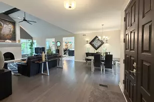 211 Ridge Ln, Lake in the Hills, IL 60156 - Photo 8