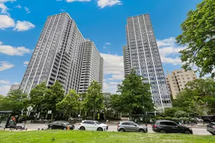 4250 N Marine Dr, Chicago, IL 60613 - Photo 1