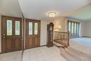 910 W White Oak St, Arlington Heights, IL 60005 - Photo 6