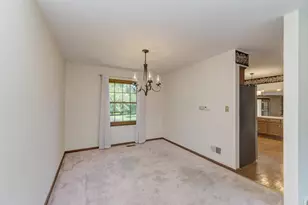 910 W White Oak St, Arlington Heights, IL 60005 - Photo 12