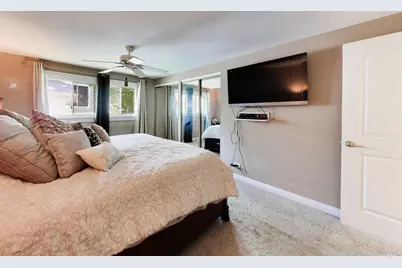 1113 W Weathersfield Way, Schaumburg, IL 60193 - Photo 16