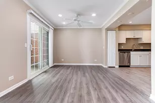2316 Highland Ct, Schaumburg, IL 60194 - Photo 2