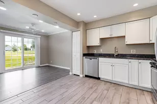 2316 Highland Ct, Schaumburg, IL 60194 - Photo 6