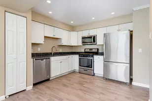 2316 Highland Ct, Schaumburg, IL 60194 - Photo 4