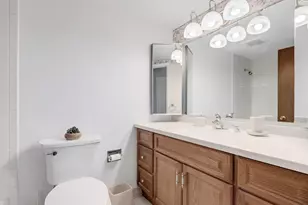 6340 Americana Dr, Willowbrook, IL 60527 - Photo 14
