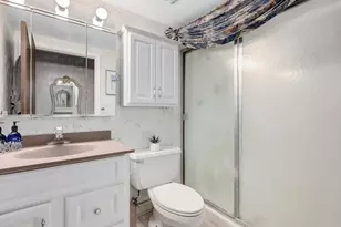 6340 Americana Dr, Willowbrook, IL 60527 - Photo 18