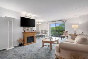 6340 Americana Dr, Willowbrook, IL 60527 - Photo 8
