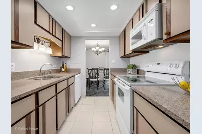 6340 Americana Drive #310, Willowbrook, IL 60527 - Photo 12
