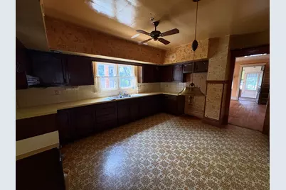 220 E Avenue, Rochelle, IL 61068 - Photo 12