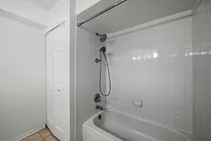 7081 W Touhy Ave, Niles, IL 60714 - Photo 16