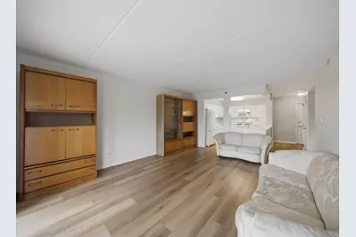 7081 W Touhy Avenue #407, Niles, IL 60714 - Photo 6