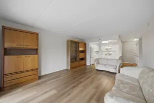 7081 W Touhy Ave, Niles, IL 60714 - Photo 6