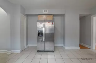 8923 S Blackstone Ave, Chicago, IL 60617 - Photo 14