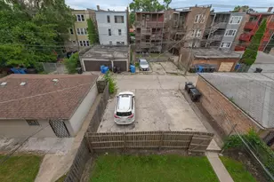8923 S Blackstone Ave, Chicago, IL 60617 - Photo 24