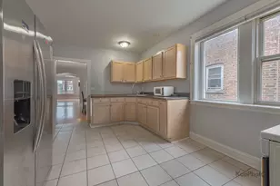 8923 S Blackstone Ave, Chicago, IL 60617 - Photo 12