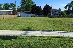 648 Penfield St, Beecher, IL 60401 - Photo 2