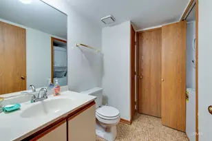 710 N Briar Hill Ln, Addison, IL 60101 - Photo 10