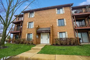 710 N Briar Hill Ln, Addison, IL 60101 - Photo 1