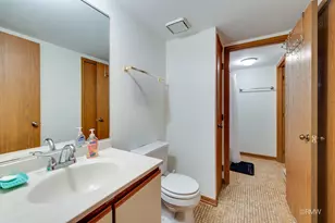 710 N Briar Hill Ln, Addison, IL 60101 - Photo 14