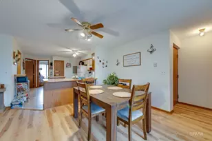 710 N Briar Hill Ln, Addison, IL 60101 - Photo 4