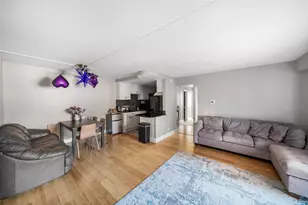 1460 Fairlane Dr, Schaumburg, IL 60193 - Photo 6