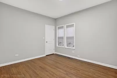 8132 S Paxton Avenue, Chicago, IL 60617 - Photo 14