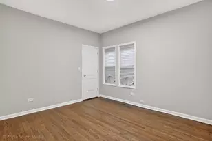 8132 S Paxton Ave, Chicago, IL 60617 - Photo 14