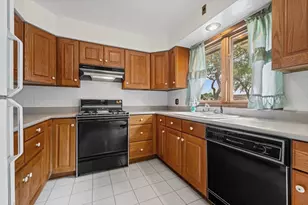7927 Wilson Terrace, Morton Grove, IL 60053 - Photo 12