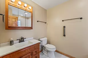 107 N Elmhurst Ave, Mount Prospect, IL 60056 - Photo 14