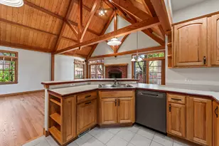 107 N Elmhurst Ave, Mount Prospect, IL 60056 - Photo 10