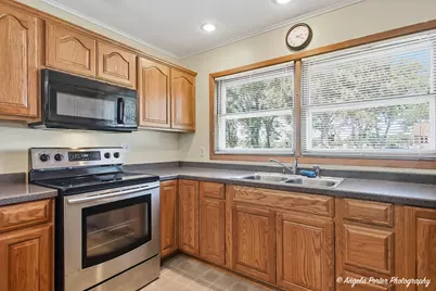 2923 Shorewood Drive, McHenry, IL 60050 - Photo 12