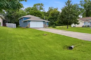 0N140 Sarana Ave, West Chicago, IL 60185 - Photo 4