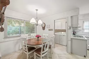 2724 Old Glenview Rd, Wilmette, IL 60091 - Photo 10