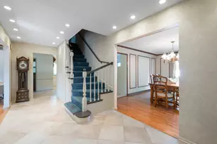 2724 Old Glenview Rd, Wilmette, IL 60091 - Photo 2