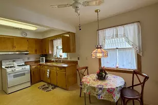 10416 S Sacramento Ave, Chicago, IL 60655 - Photo 8