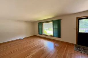 10416 S Sacramento Ave, Chicago, IL 60655 - Photo 4