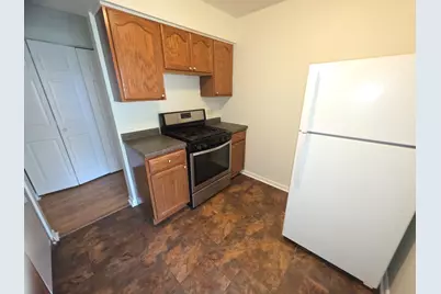 1475 Rebecca Drive #102, Hoffman Estates, IL 60169 - Photo 4