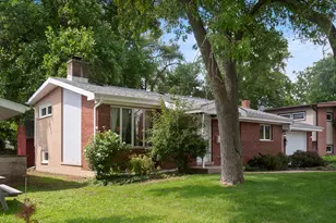 329 Chipili Dr, Northbrook, IL 60062 - Photo 2