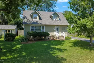 935 N Webster St, Naperville, IL 60563 - Photo 1