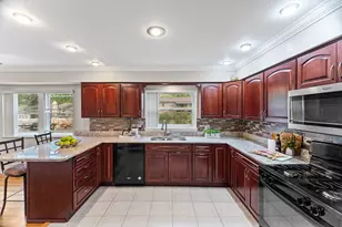 91 Kendal Rd, Elk Grove Village, IL 60007 - Photo 6