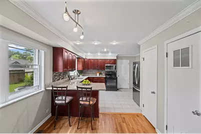 91 Kendal Road, Elk Grove Village, IL 60007 - Photo 8