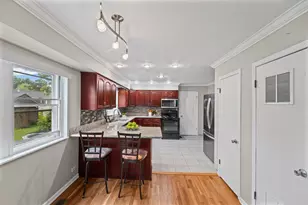 91 Kendal Rd, Elk Grove Village, IL 60007 - Photo 8
